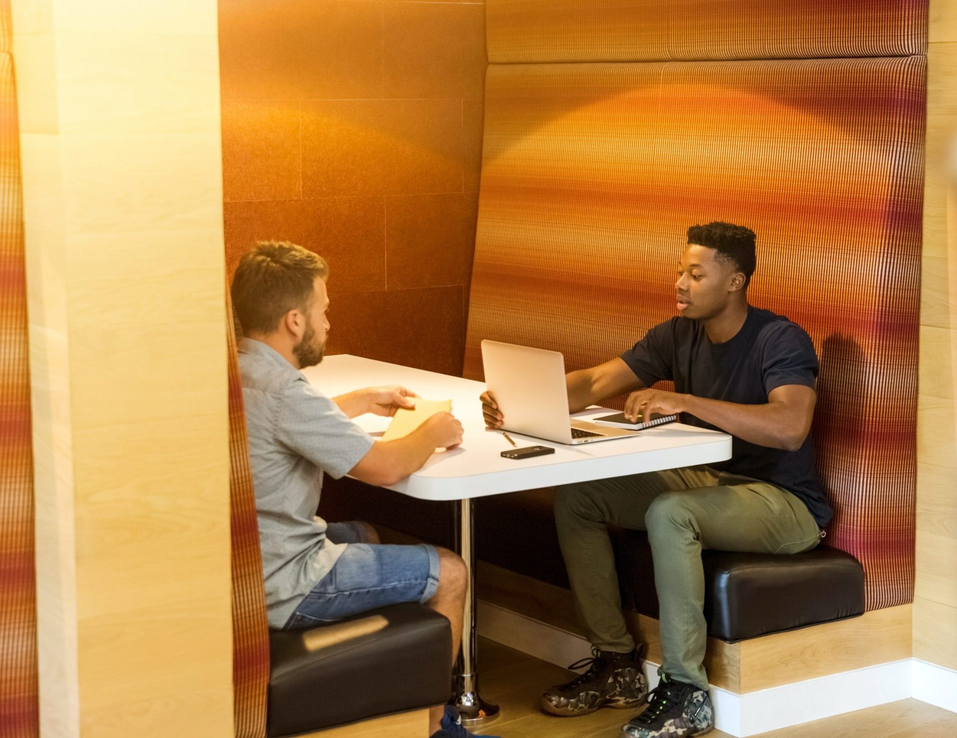 linkedin-sales-solutions-AXDunSs-n4-unsplash-scaled.jpg